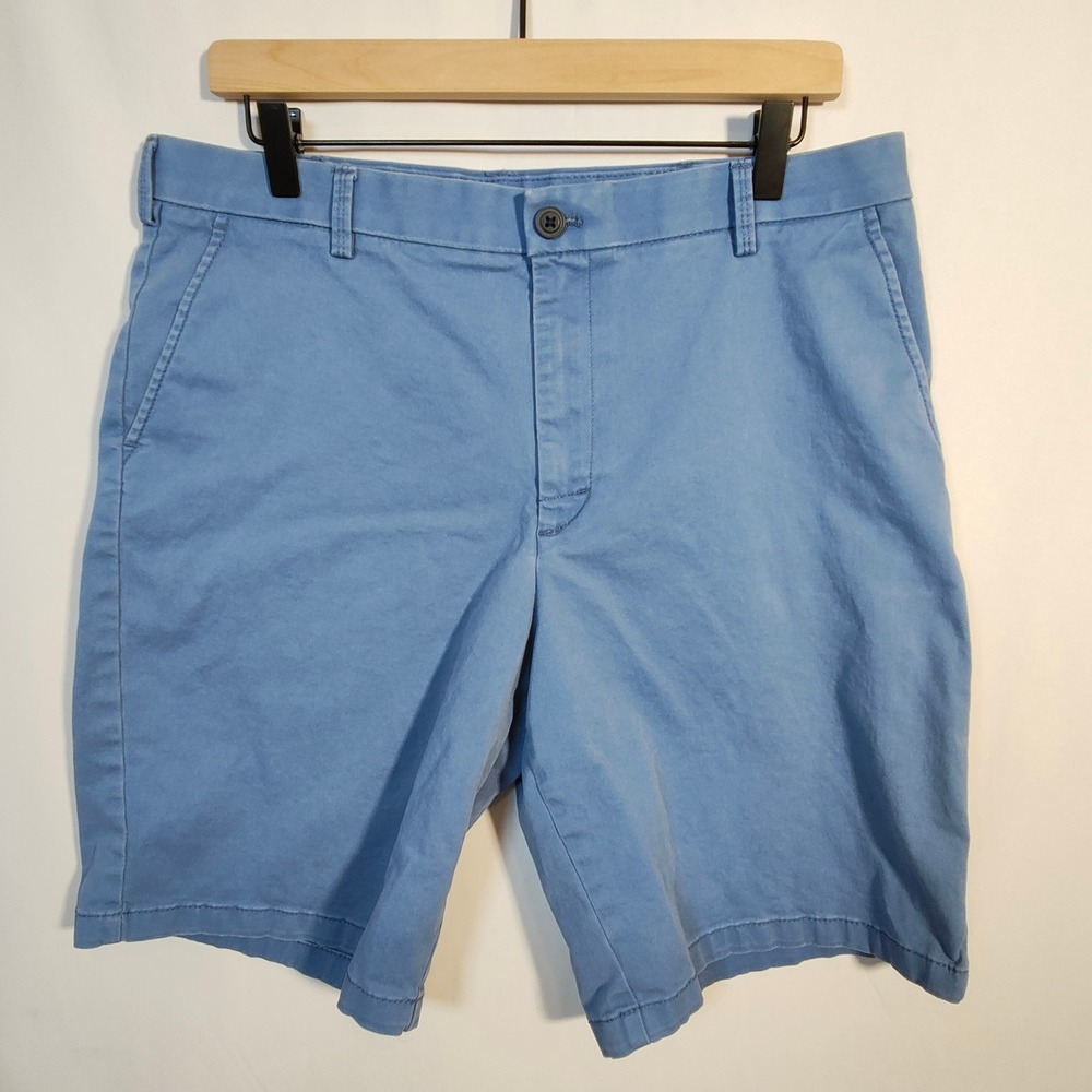 IZOD Saltwater Shorts Men's 34 Blue Stretch Flat Front